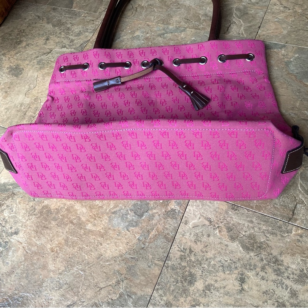 Vintage Dooney&Burke tote Handbag Pink with Logo Canvas and Dual Leather Handles - Picture 7 of 16